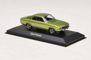 Opel Manta A Groen Metallic Maxichamps 1:43 940045501 Metaal — afbeelding 3 van 4