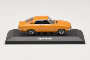 Opel Manta A Oranje Maxichamps 1:43 940045500 Metaal