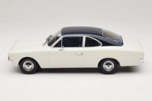 Opel Rekord C Coupé Wit Blauw Minichamps 1:18 107047021 Hars — afbeelding 3 van 6