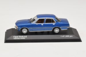 Opel Rekord D Blauw Metallic Minichamps 1:43 400044002 Metaal