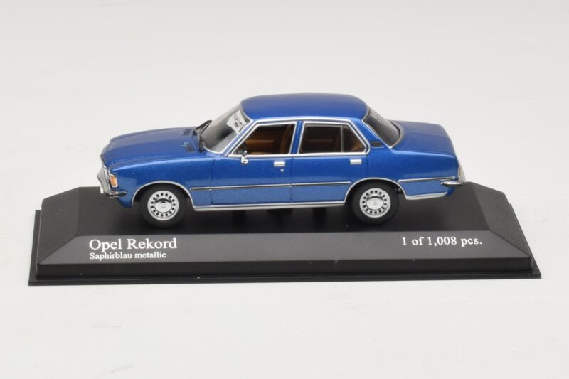 Opel Rekord D Blauw Metallic Minichamps 1:43 400044002 Metaal