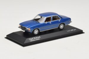Opel Rekord D Blauw Metallic Minichamps 1:43 400044002 Metaal — afbeelding 2 van 4