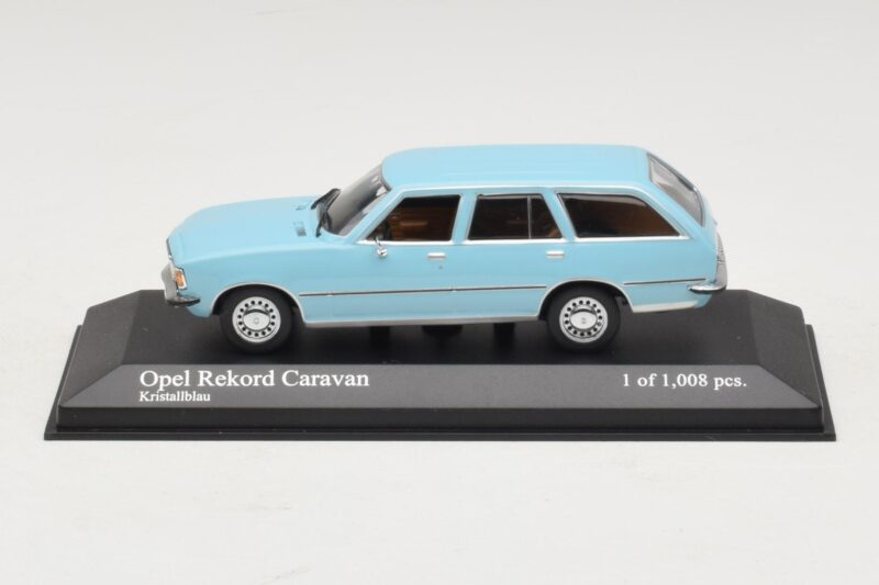 Opel Rekord D Caravan Lichtblauw Minichamps 1:43 Opel Rekord D Caravan Lichtblauw Minichamps 1:43 400044014 Metaal