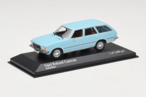 Opel Rekord D Caravan Lichtblauw Minichamps 1:43 400044014 Metaal — afbeelding 2 van 4