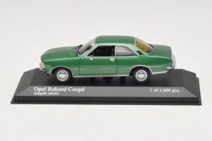 Opel Rekord D Coupé Groen Metallic Minichamps 1:43 400044022 Metaal