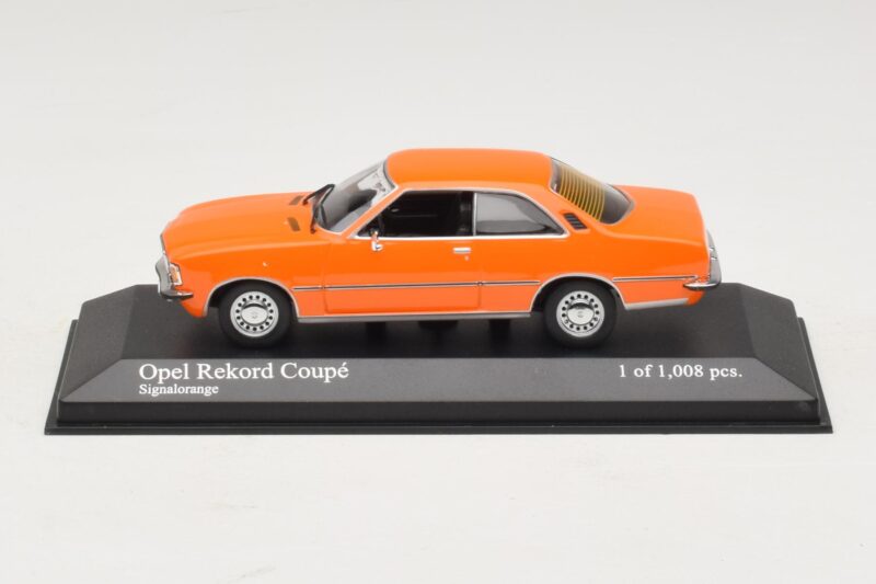 Opel Rekord D Coupé Oranje Minichamps 1:43 Opel Rekord D Coupé Oranje Minichamps 1:43 400044024 Metaal