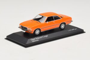 Opel Rekord D Coupé Oranje Minichamps 1:43 400044024 Metaal — afbeelding 2 van 4
