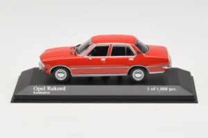Opel Rekord D Rood Minichamps 1:43 400044004 Metaal