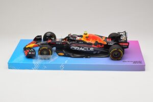 Oracle Red Bull Racing RB18 #11 S. Perez Miami GP 2022 Minichamps 1:18 113220511 Metaal