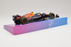 Oracle Red Bull Racing RB18 #11 S. Perez Miami GP 2022 Minichamps 1:18 113220511 Metaal — afbeelding 3 van 7