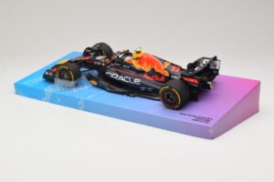 Oracle Red Bull Racing RB18 #11 S. Perez Miami GP 2022 Minichamps 1:18 113220511 Metaal — afbeelding 5 van 7