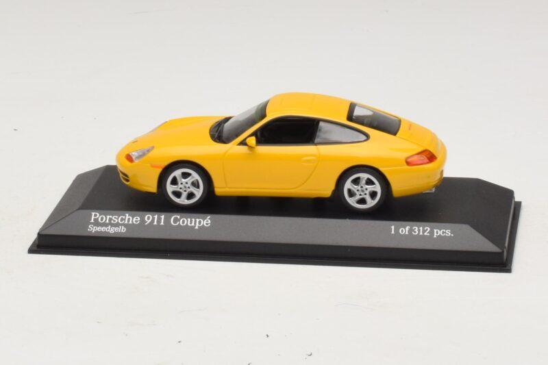 Porsche 911 991 Carrera Geel Minichamps 1:43 410060221 Metaal