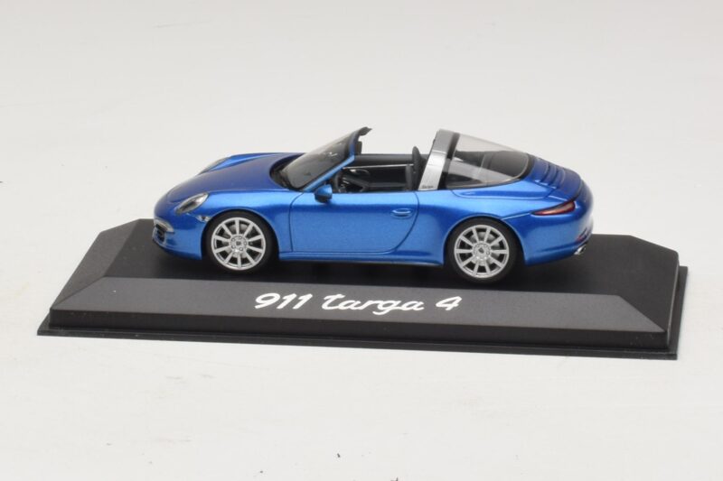Porsche 911 991 Targa Blauw Metallic Minichamps 1:43 Porsche 911 991 Targa Blauw Metallic Minichamps 1:43 WAP0200350E Metaal