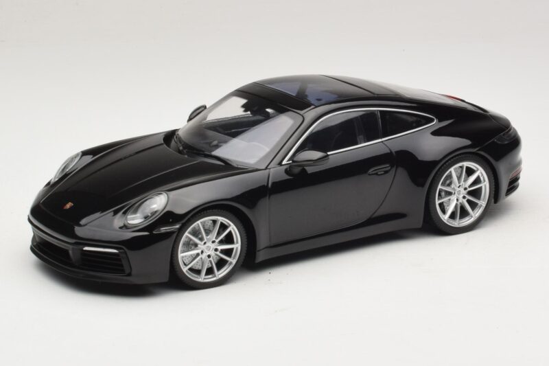 Porsche 911 992 Carrera 4S Zwart Minichamps 1:18 WAP0211120R992 Metaal