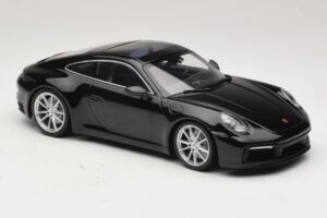 Porsche 911 992 Carrera 4S Zwart Minichamps 1:18 WAP0211120R992 Metaal — afbeelding 4 van 6