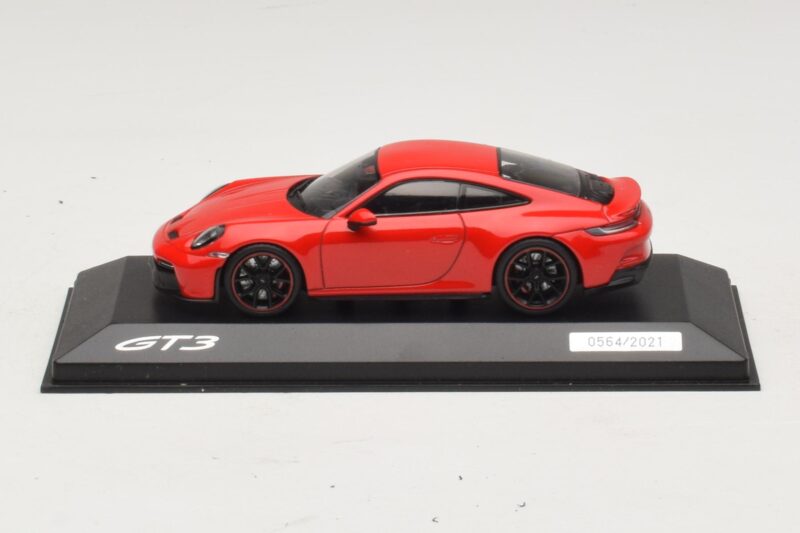 Porsche 911 992 GT3 Touring Rood Minichamps 1:43 Porsche 911 992 GT3 Touring Rood Minichamps 1:43 WAP02012617-R1 Metaal