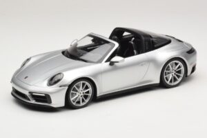 Porsche 911 992 Targa 4 GTS Zilver Minichamps 1:18 WAP0211460RTRG Metaal
