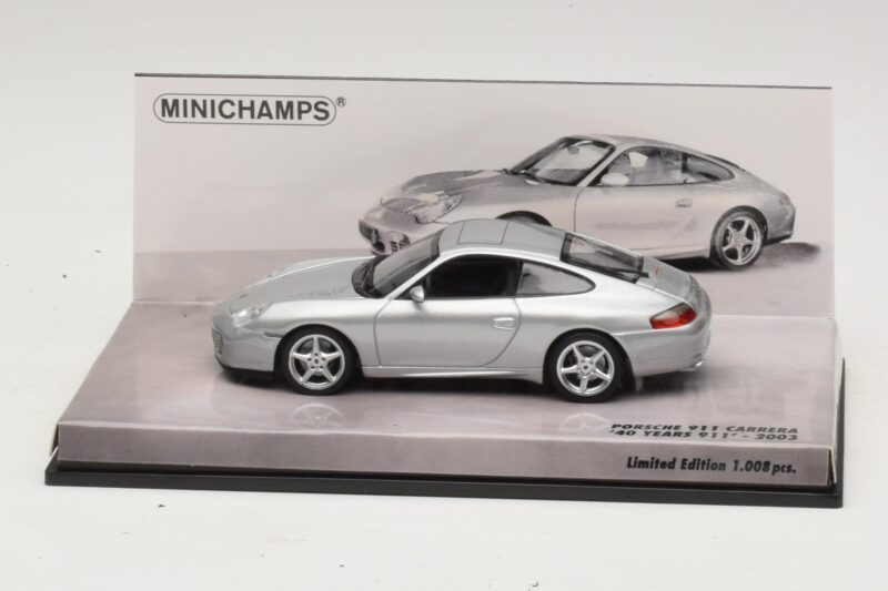 Porsche 911 996 Carrera 40-Jarig Jubileum Zilver Minichamps 1:43 436061070 Metaal