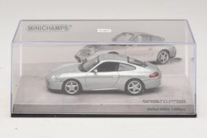 Porsche 911 996 Carrera 40-Jarig Jubileum Zilver Minichamps 1:43 436061070 Metaal — afbeelding 5 van 5