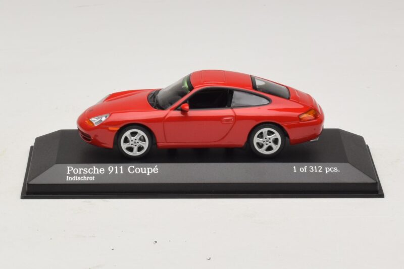 Porsche 911 996 Rood Minichamps 1:43 Porsche 911 996 Rood Minichamps 1:43 400061181 Metaal