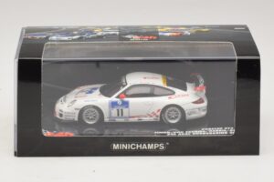 Porsche 911 997 GT3 RS #11 24 Hours Nurburgring 2010 Minichamps 1:43 437106711 Metaal — afbeelding 4 van 5