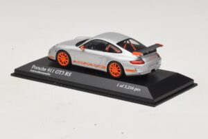 Porsche 911 997 GT3 RS Zilver Minichamps 1:43 400066000 Metaal — afbeelding 3 van 4