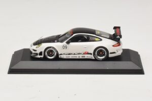 Porsche 911 997 GT3 RSR #9 Presentation 2009 Minichamps 1:43 400096909 Metaal