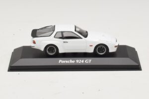 Porsche 924 GT Wit Maxichamps 1:43 940066121 Metaal