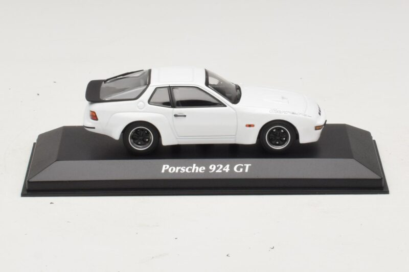 Porsche 924 GT Wit Maxichamps 1:43 940066121 Metaal