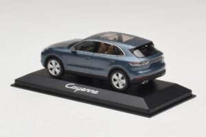 Porsche Cayenne E3 Blue Metallic Minichamps 1:43 WAP0203110J Metaal — afbeelding 3 van 4