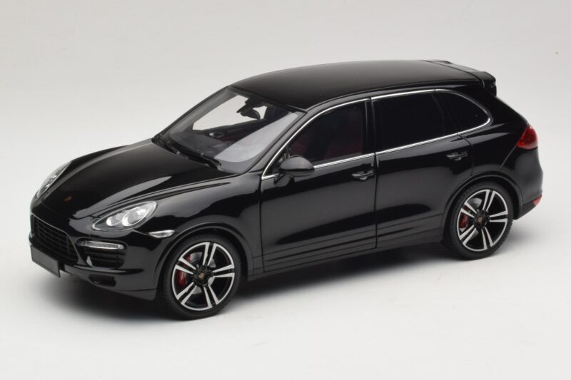 Porsche Cayenne Turbo S 92A Zwart Metallic Minichamps 1:18 110062100 Metaal