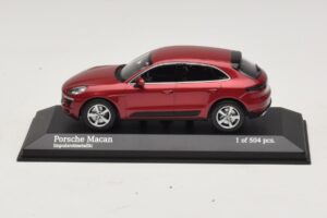 Porsche Macan 95B Rood Metallic Minichamps 1:43 410062600 Metaal