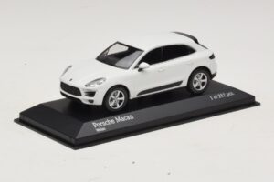 Porsche Macan 95B Wit Minichamps 1:43 410062601 Metaal — afbeelding 2 van 4