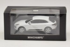 Porsche Macan 95B Wit Minichamps 1:43 410062601 Metaal — afbeelding 4 van 4