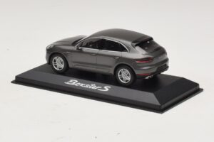 Porsche Macan S Diesel 95B Brons Metallic Minichamps 1:43 WAP0201510E Metaal — afbeelding 3 van 4