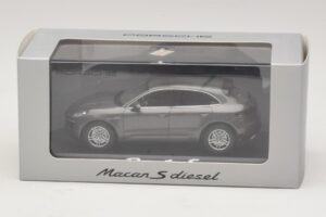 Porsche Macan S Diesel 95B Brons Metallic Minichamps 1:43 WAP0201510E Metaal — afbeelding 4 van 4