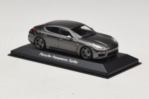 Porsche Panamera 970 Turbo Grijs Metallic Maxichamps 1:43 940062371 Metaal — afbeelding 3 van 4