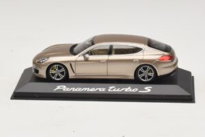Porsche Panamera 970 Turbo S Brons Metallic Minichamps 1:43 WAP0200600E Metaal