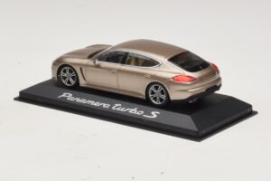 Porsche Panamera 970 Turbo S Brons Metallic Minichamps 1:43 WAP0200600E Metaal — afbeelding 3 van 4