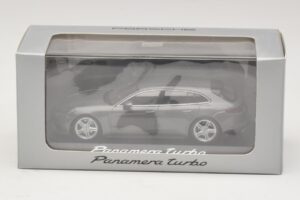 Porsche Panamera 971 Turbo Grijs Metallic Minichamps 1:43 WAP0207610H Metaal — afbeelding 4 van 4