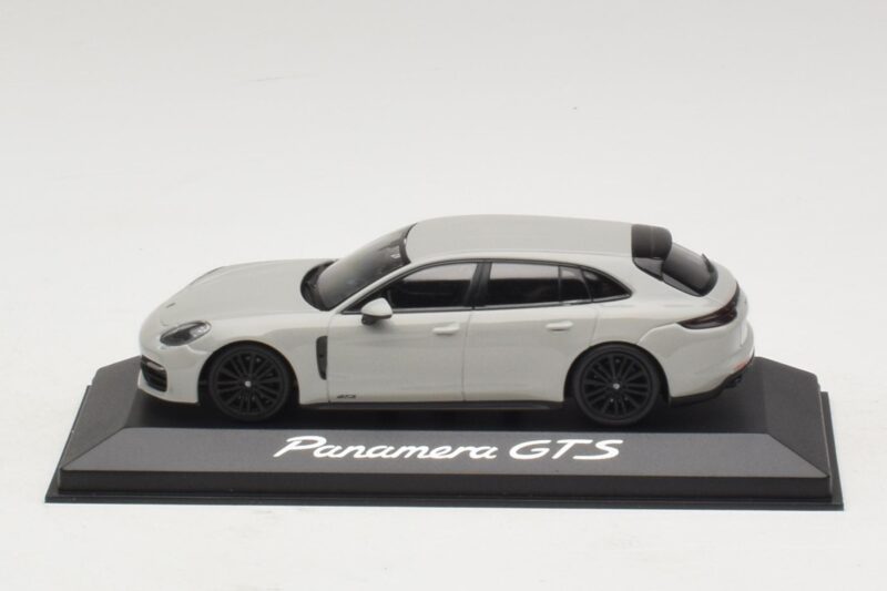 Porsche Panamera GTS 971 Chalk Grey Minichamps 1:43 WAP0207640J Metaal