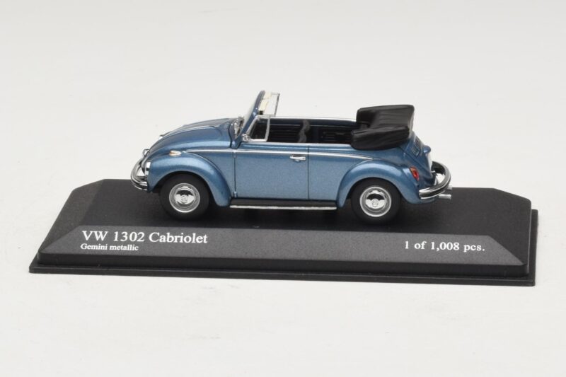 Volkswagen 1302 Cabriolet Blauw Metallic Minichamps 1:43 430055042 Metaal