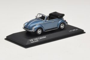 Volkswagen 1302 Cabriolet Blauw Metallic Minichamps 1:43 430055042 Metaal — afbeelding 2 van 4