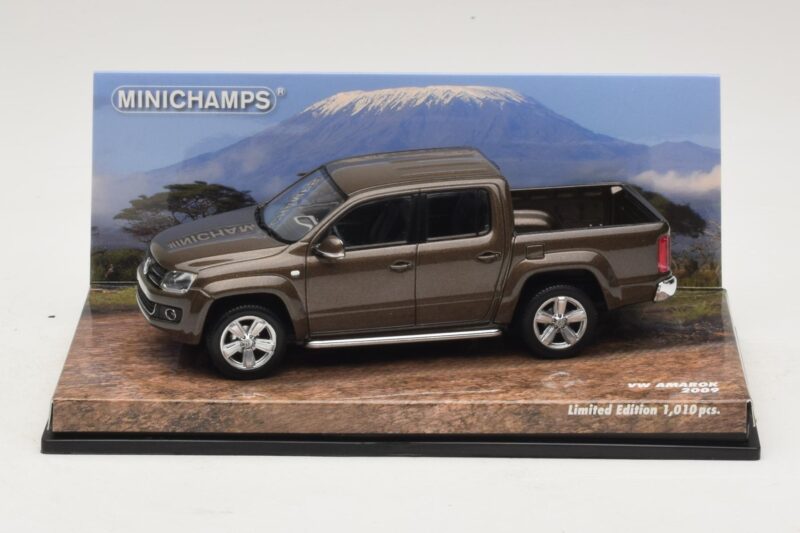 Volkswagen Amarok Bruin Metallic Minichamps 1:43 436058361 Metaal