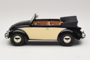 Volkswagen Beetle Cabriolet Zwart Crème Minichamps 1:18 107054131 Hars — afbeelding 3 van 6