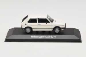 Volkswagen Golf GTI Mk1 Wit Maxichamps 1:43 940055171 Metaal