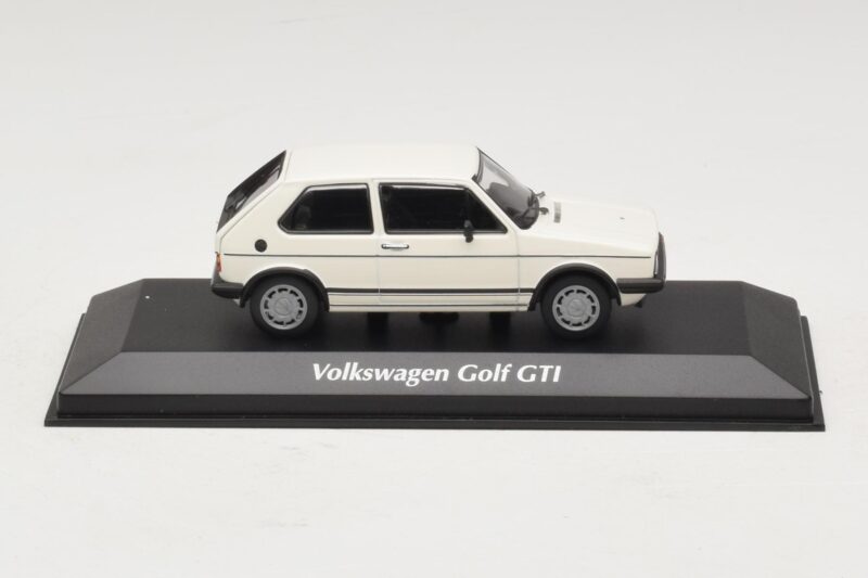 Volkswagen Golf GTI Mk1 Wit Maxichamps 1:43 940055171 Metaal
