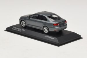 Volkswagen Jetta Mk6 Grey Metallic Minichamps 1:43 400059000 Metaal — afbeelding 3 van 4