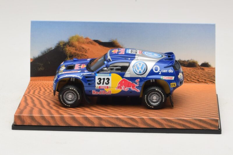 Volkswagen Race Touareg Red Bull #313 Dealer Editie 2005 Minichamps 1:43 Volkswagen Race Touareg Red Bull #313 Dealer Editie 2005 Minichamps 1:43 7LO099400PD313 Metaal