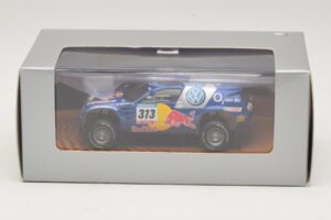 Volkswagen Race Touareg Red Bull #313 Dealer Editie 2005 Minichamps 1:43 7LO099400PD313 Metaal — afbeelding 4 van 5